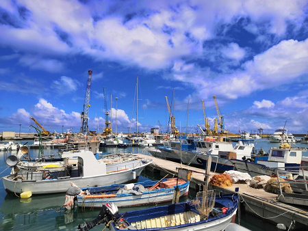 Il mare, luogo di incontro per lo sviluppo della pesca e del commercio