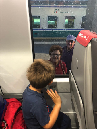 Quei saluti che pesano più delle valigie.....